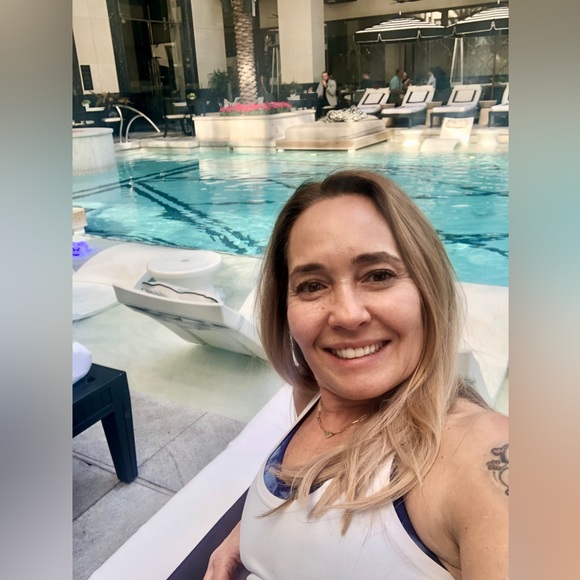 LIKE This Post for Live Show Notifications - Picture 3 of 4